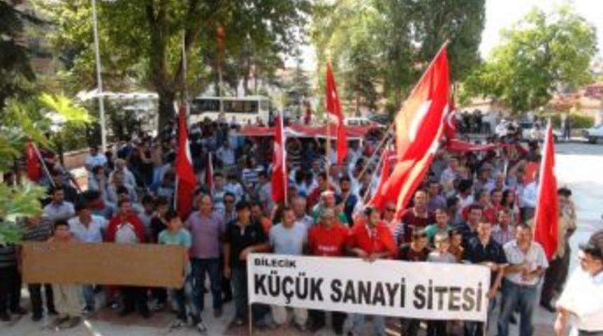 Bilecik Esnafı Şehitler İ&ccedil;in Y&uuml;r&uuml;d&uuml;