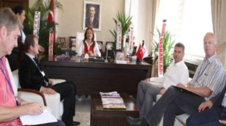 Avrupalı Akademisyenler Ve İşadamları Ne&uuml;&rsquo;de