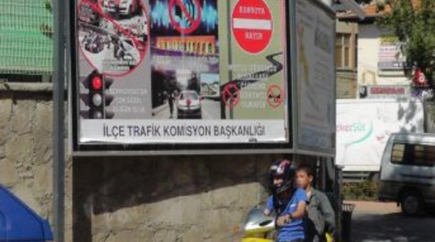 Konvoy Ve Korna Sesine Reklam Panolu &ldquo;hayır&rdquo;