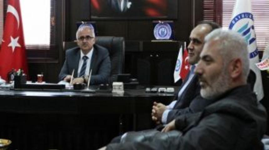 Milletvekili &Ouml;zbek, Yeni Rekt&ouml;r&uuml; Mesajla Tebrik Etti