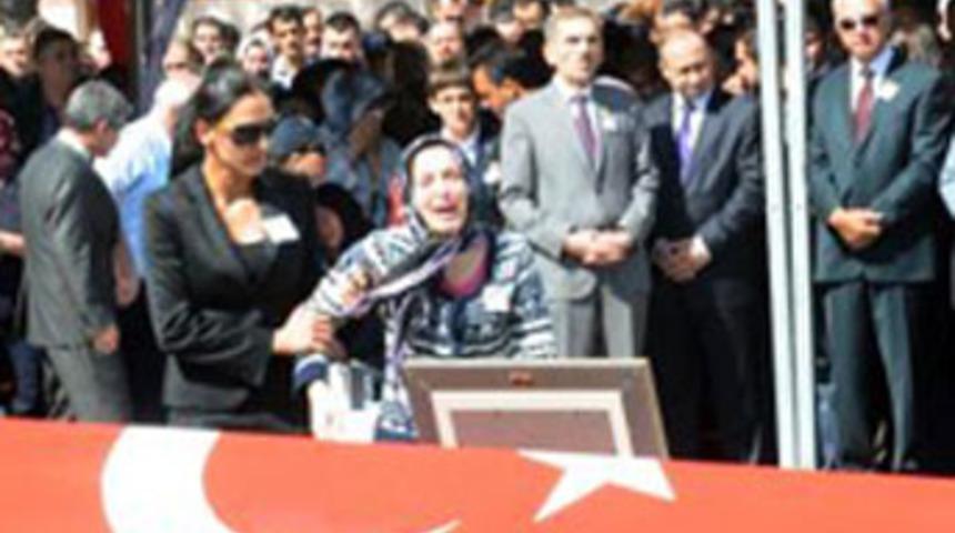 Şehit polis son yolculuğuna uğurlandı