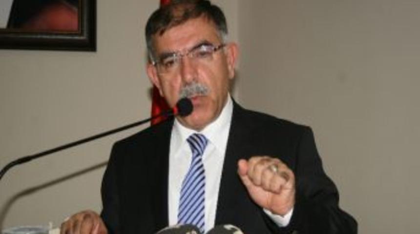 Vali Adnan Yılmaz D&uuml;zce'deki &Ouml;ğretmenlere Seslendi;