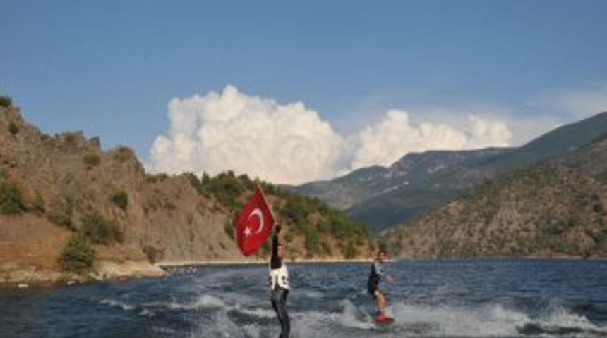 Newboard D&uuml;nya Şampiyonası'na Obruk Barajı'nda Hazırlanıyor