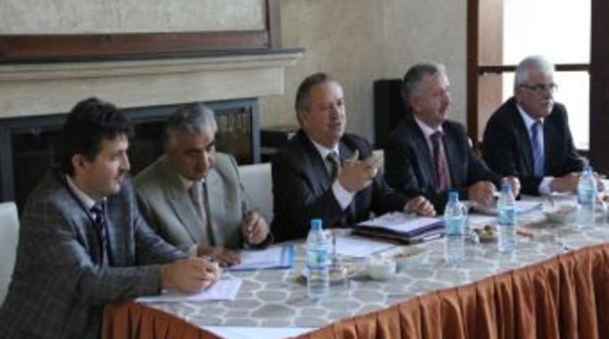 Sakarya Ve Kocaeli İl&ccedil;e M&uuml;ft&uuml;leri Sakarya'da Biraraya Geldiler