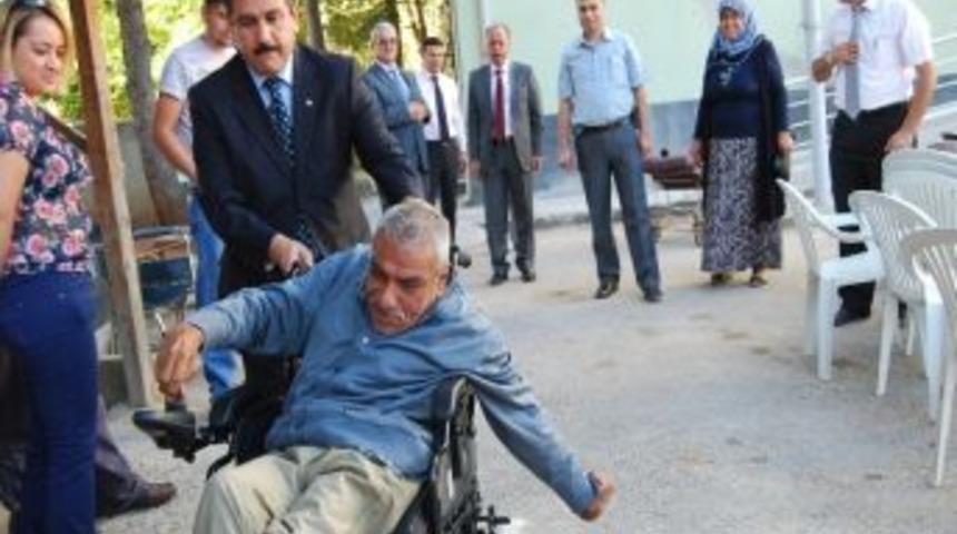 M&uuml;ft&uuml;l&uuml;kten Engellilere Yardım Eli