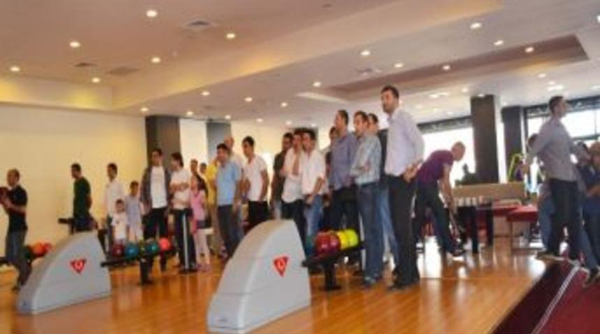 &Ccedil;ilek Mobilya Personelinin Bowling Heyecanı