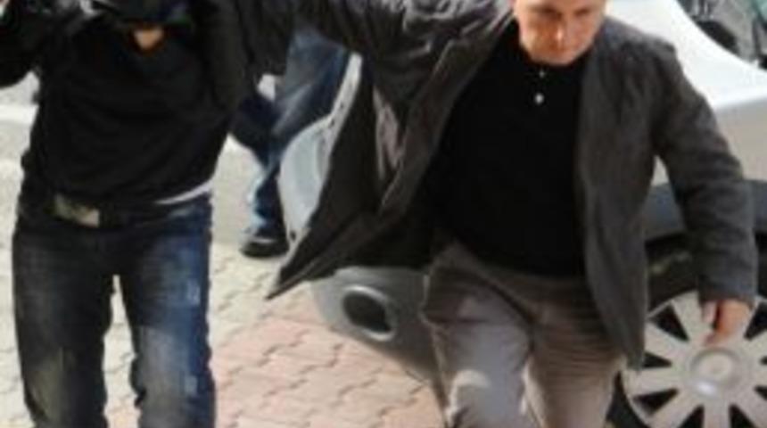 Şehit Başsavcı&rsquo;nın Eşyalarını &Ccedil;aldığı İddia Edilen Şahıs Adliyeye Sevk Edildi