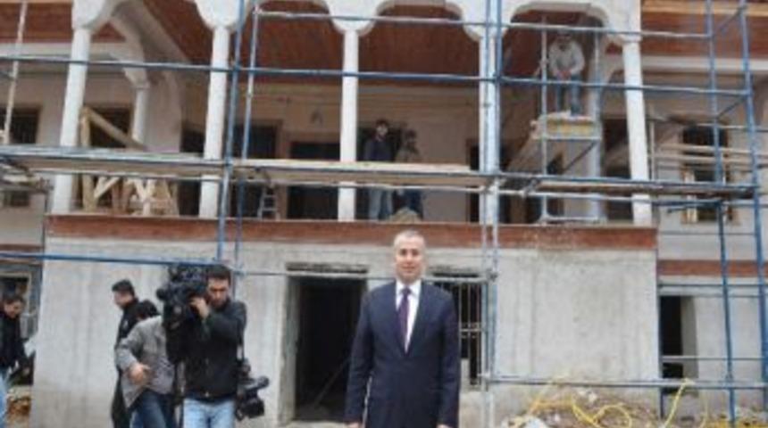 Denizli Belediyesi Tarihi Binalara Sahip &Ccedil;ıkıyor