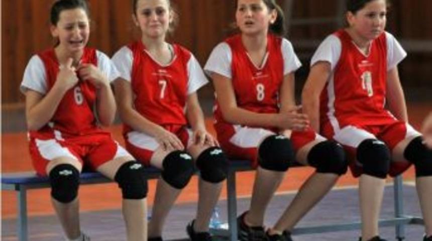 Trabzon Okullararası K&uuml;&ccedil;&uuml;k Kızlar-erkekler Voleybol M&uuml;sabakaları