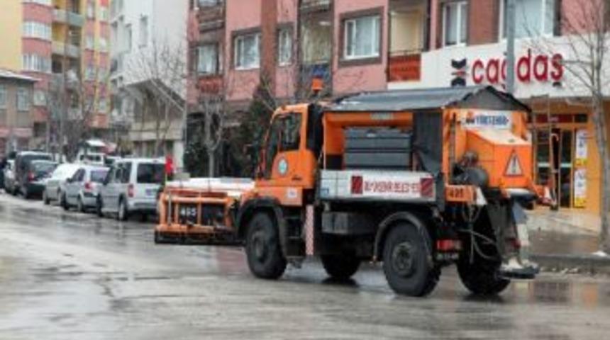 Eskişehir B&uuml;y&uuml;kşehir Belediyesi'nden Karla M&uuml;cadele