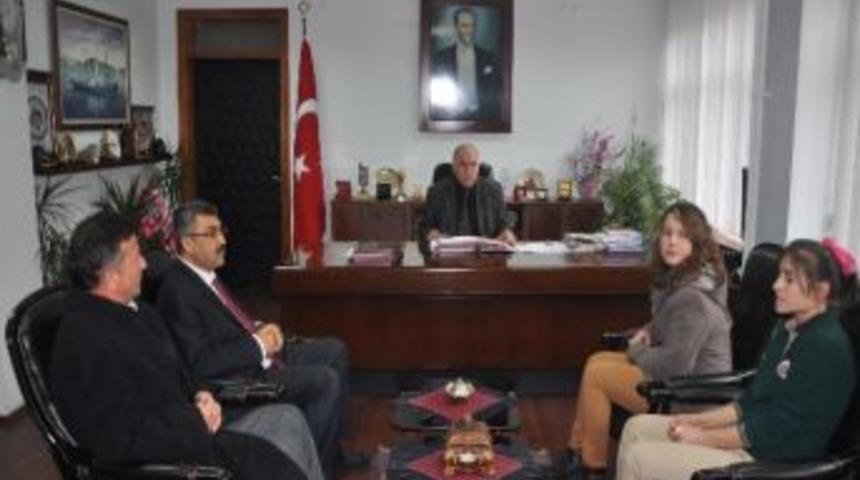 Sağlık Meslek Lisesi &Ouml;ğrencileri Okullarının Taşınmasını İstedi