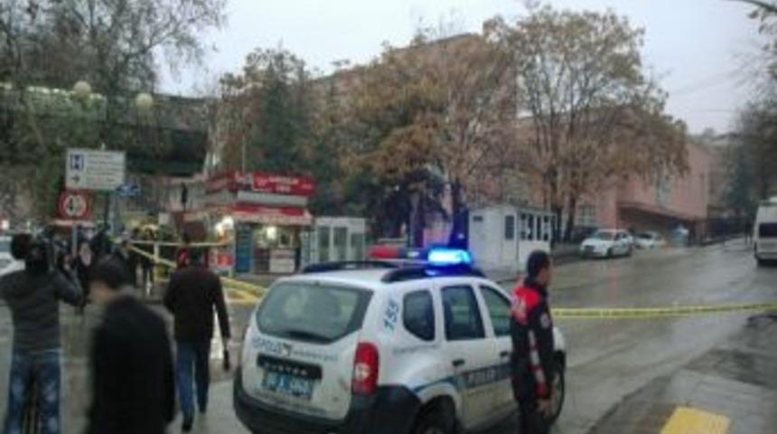 &Ccedil;evik Kuvvet Bekleme Noktası Yakınındaki Ş&uuml;pheli Paket, Polisi Alarma Ge&ccedil;irdi
