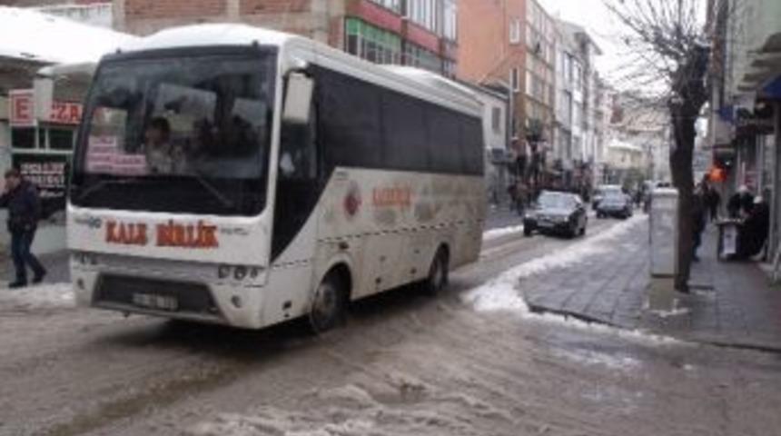 Uzunk&ouml;pr&uuml;&rsquo;de Kar Yağışı Etkili Oldu