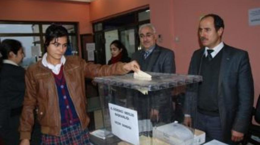 Urfa&rsquo;da &Ouml;ğrenci Meclisi Se&ccedil;imi Yapıldı