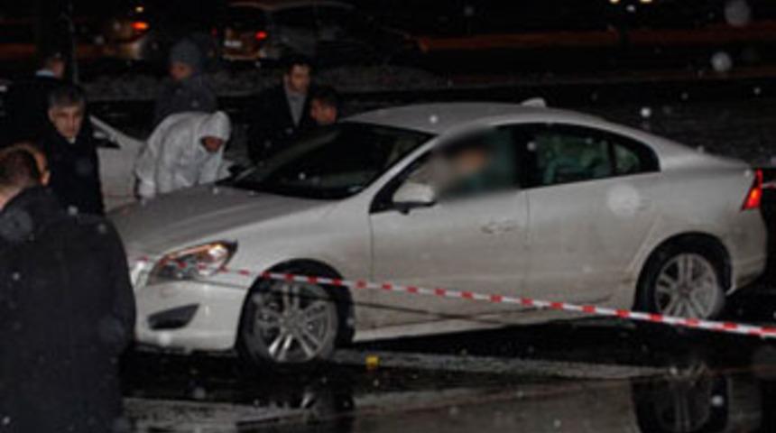 İşadamına arabada infaz
