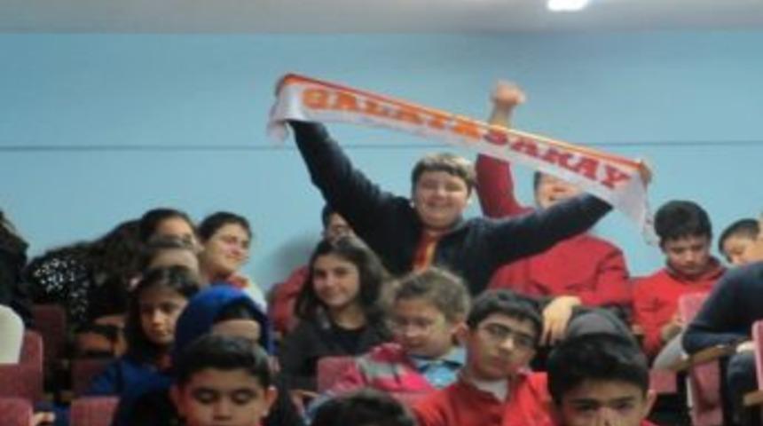 &Ouml;z Derya &Ouml;ğrencileri "t&uuml;rk&ccedil;e" İ&ccedil;in Yarıştı