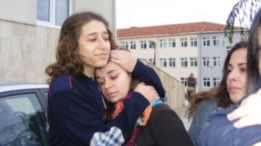 İtalyan &Ouml;ğrenciler G&ouml;zyaşlarıyla Uğurlandı