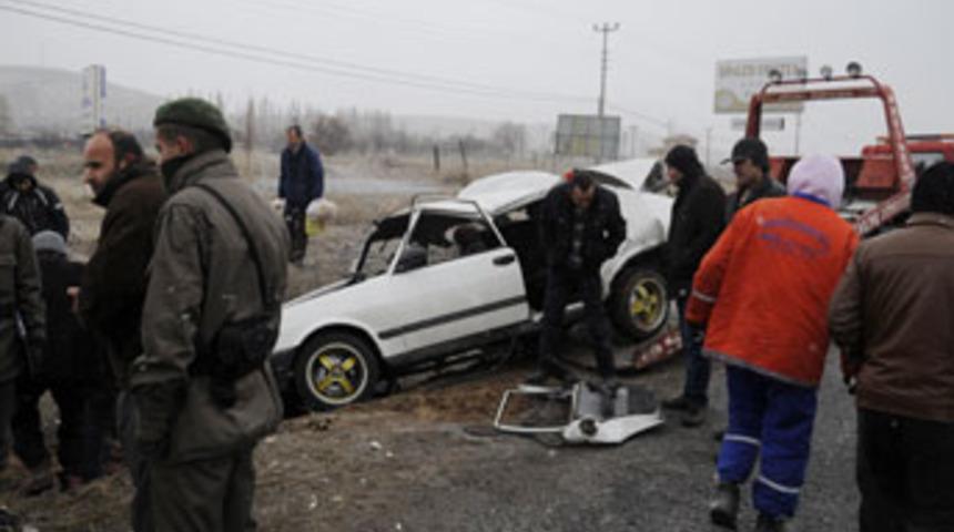 Nevşehir'de trafik kazası: 2 &ouml;l&uuml;, 9 yaralı