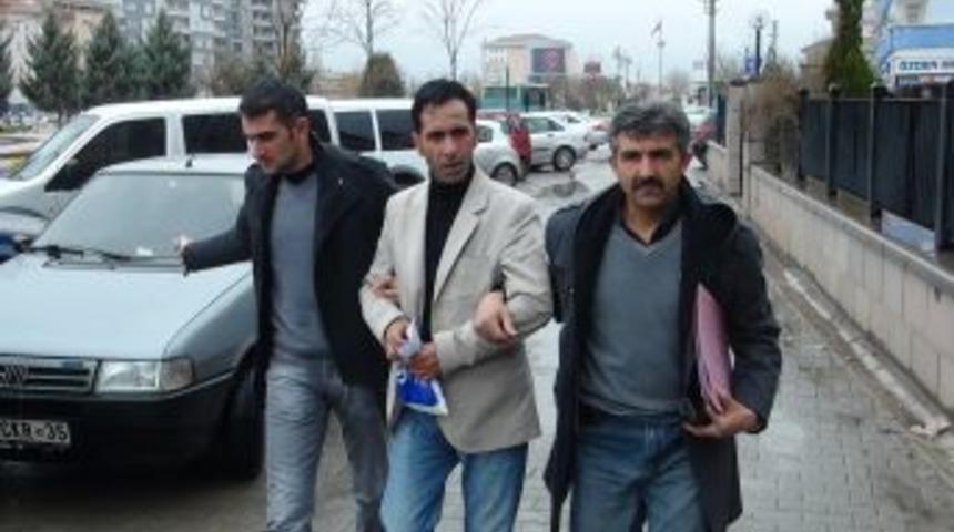 Oto Faresi Mobeseye Yakalandı