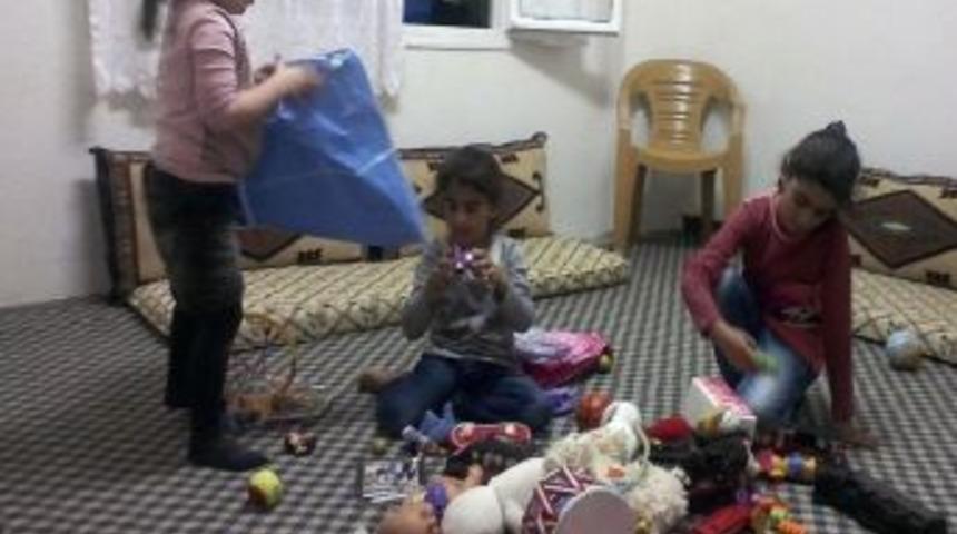 Sınırları Aşıp &lsquo;kardeşlik K&ouml;pr&uuml;s&uuml;&rsquo; Kurdular