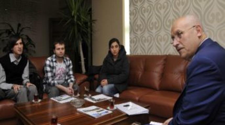 G&ouml;rme Engelli &Ouml;ğrencilerden Fethi Yaşar'a Ziyaret