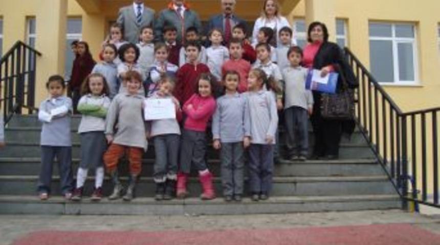 İlk&ouml;ğretim Okulu &Ouml;ğrencileri L&ouml;semi Hastası Akranları I&ccedil;in Kermes D&uuml;zenledi