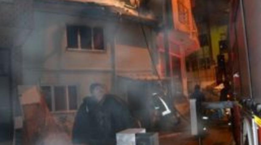 Biga'da Yangın: 1 Yaralı