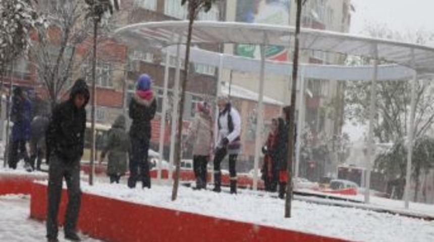 &Ccedil;ocuklar Kar Tatilinin Tadını &Ccedil;ıkardı