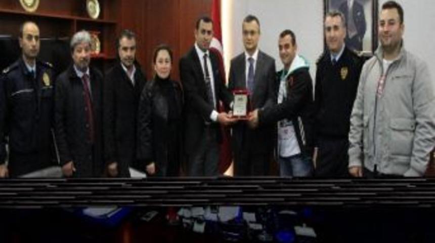 Milli Sporcu Gaziantep Emniyet M&uuml;d&uuml;r&uuml;n&uuml; Ziyaret Etti