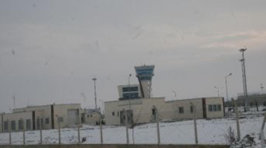 Iğdır'da U&ccedil;ak Seferleri Hava Muhalefeti Nedeni İle Aksıyor