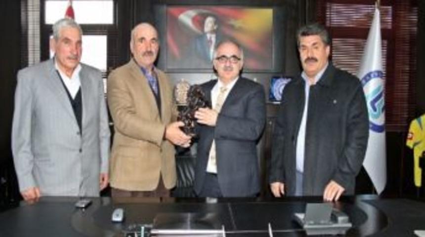 Bayburt Atlı Spor Kul&uuml;b&uuml;nden Rekt&ouml;r Budak&rsquo;a Ziyaret