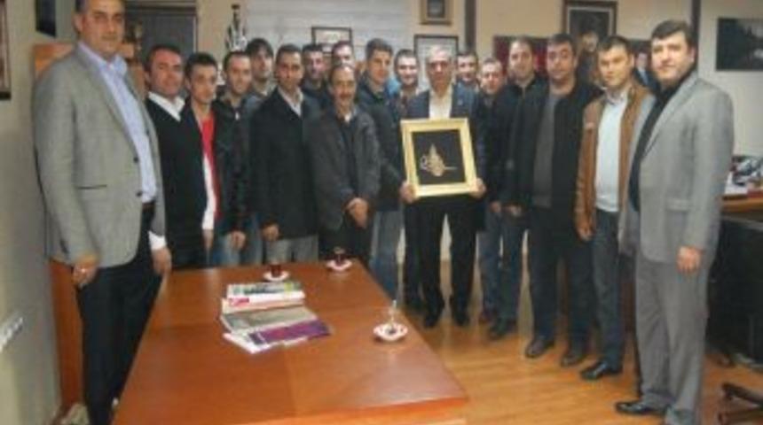 Sendika &Uuml;yelerinden Odabaş&rsquo;a Teşekk&uuml;r Tuğrası