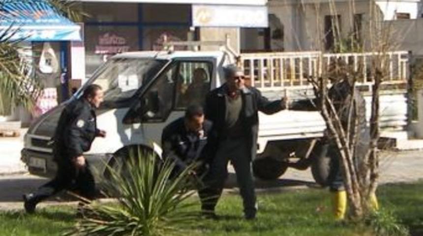 Silahlı Kavgaya Polisten M&uuml;dahale