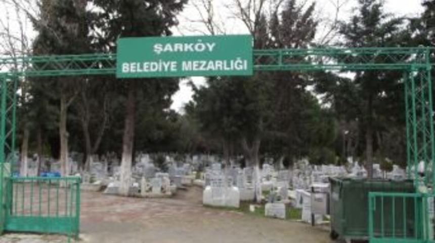 Mezarlıkta korkun&ccedil; ger&ccedil;ek