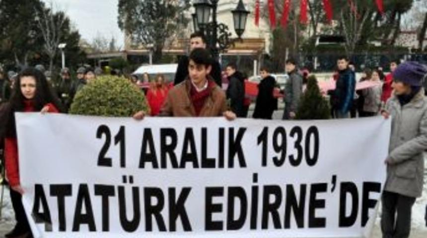 Edirne Lisesi &Ouml;ğrencileri Profesyonel Tiyatrocuları Aratmadı