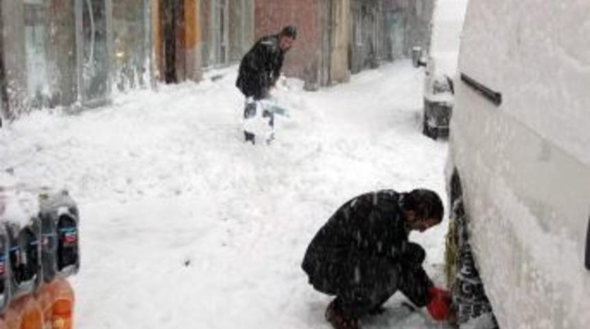 Sarıkamış Beyaza B&uuml;r&uuml;nd&uuml;