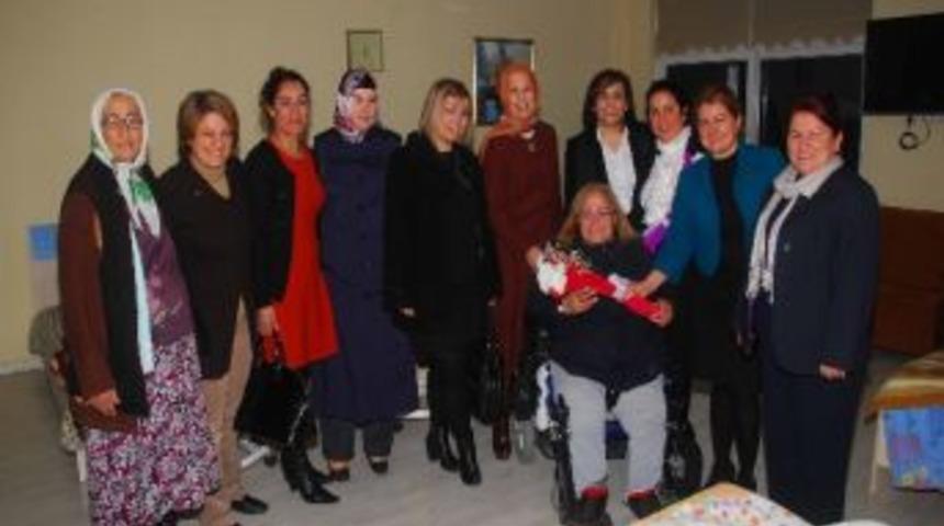 Agid Kadın Komisyonu Huzurevini Ziyaret Etti