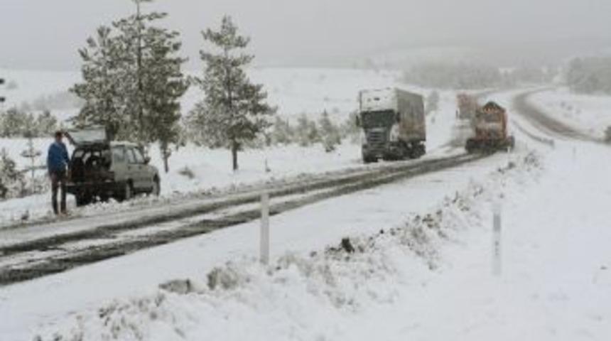 Ilgaz&rsquo;da Kar Kalınlığı 70 Cm&rsquo;yi Buldu