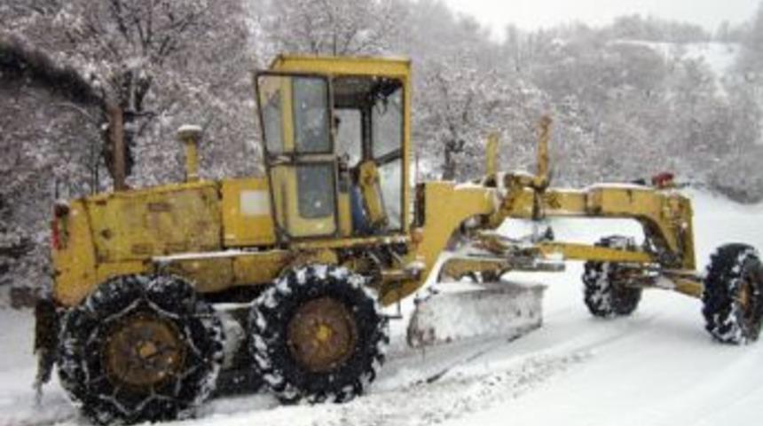 Ankara İl &Ouml;zel İdaresi K&ouml;ylerde Kar M&uuml;cadelesine Başladı