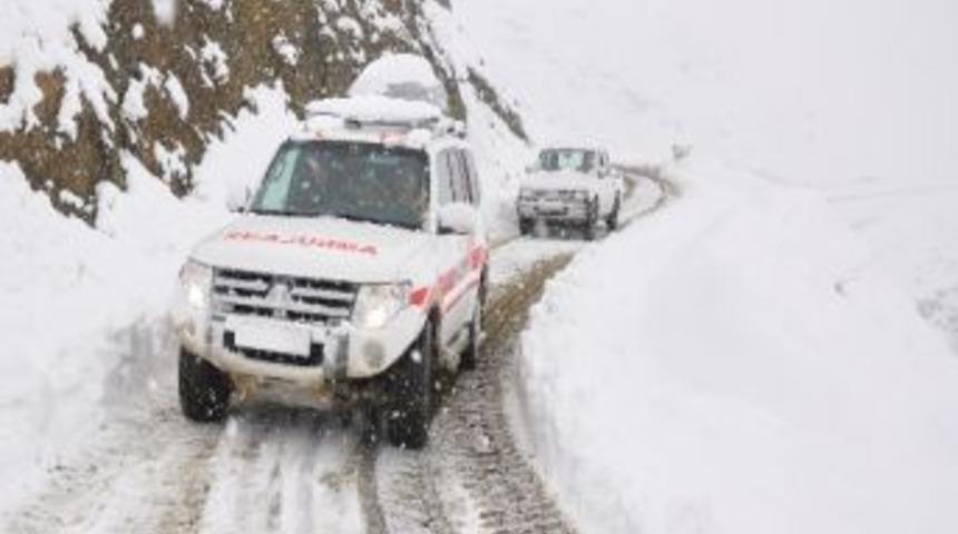 Y&uuml;ksekova&rsquo;da Nefes Kesen Hasta Kurtarma Operasyonu