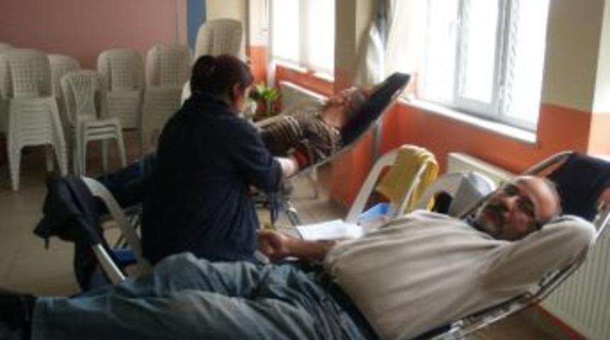 &Ccedil;anakkalelilerden Kan Bağışı