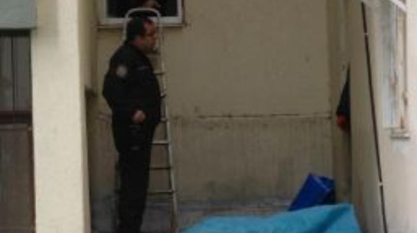 9. Kattan D&uuml;şen Yaşlı Adam Hayatını Kaybetti