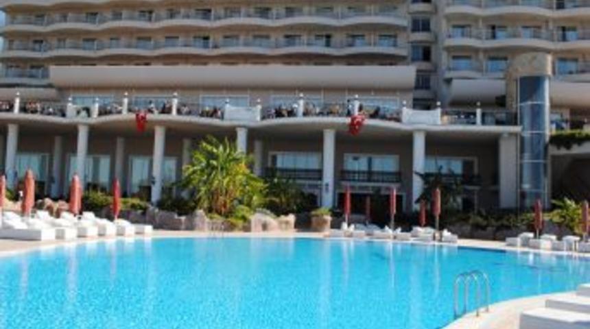 Antalya'da Yılbaşı &Ouml;ncesi Turizm Hareketlendi