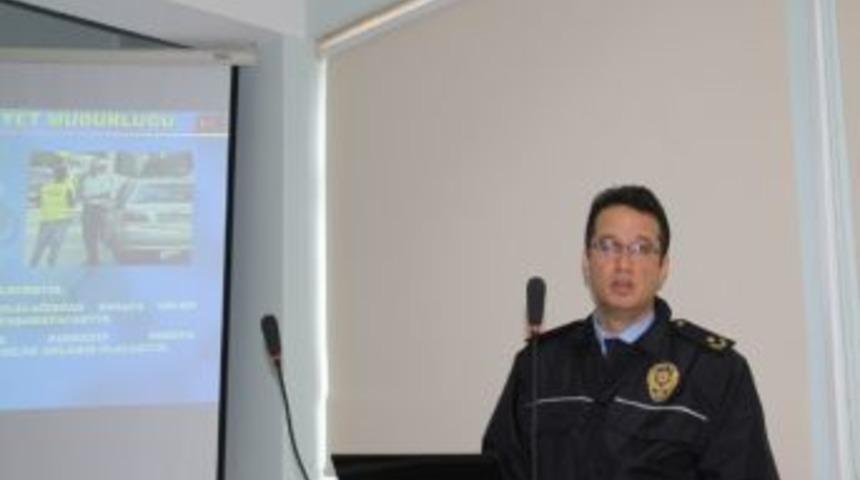 Erzin Caddelerine &Uuml;cretli Otopark Uygulaması Geliyor