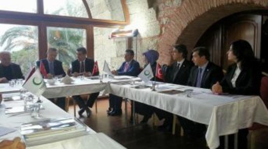 Başbakan Erdoğan, Yeşilay&rsquo;ı Ziyaret Etti