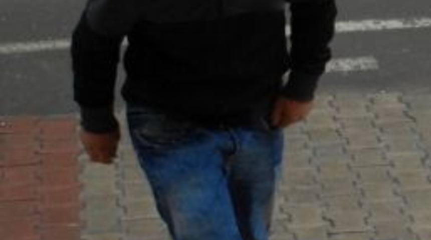 Adliye Kapısının Camını Kıran Gen&ccedil; G&ouml;zaltına Alındı