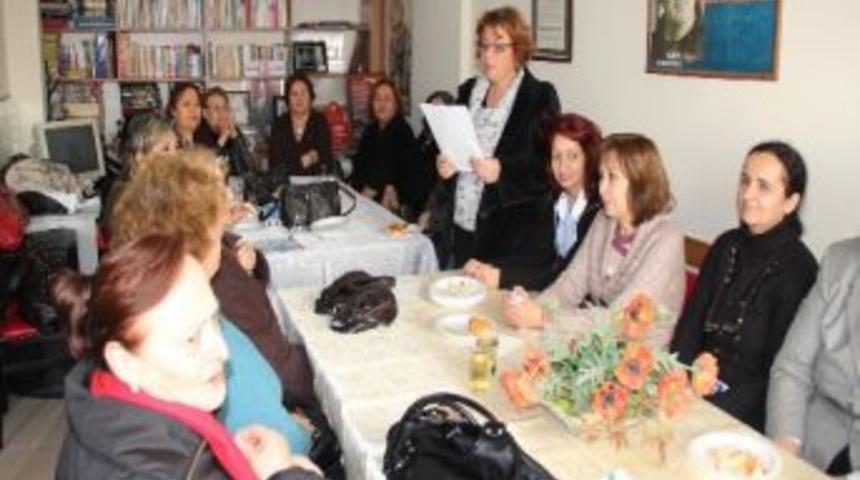 Chp'li Kadınlardan Bülent Arınç'a Tepki