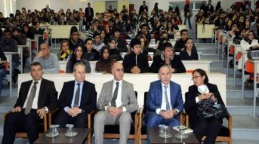 Balıkesir &Uuml;niversitesinde Osmanlı Tarihi Ele Alındı