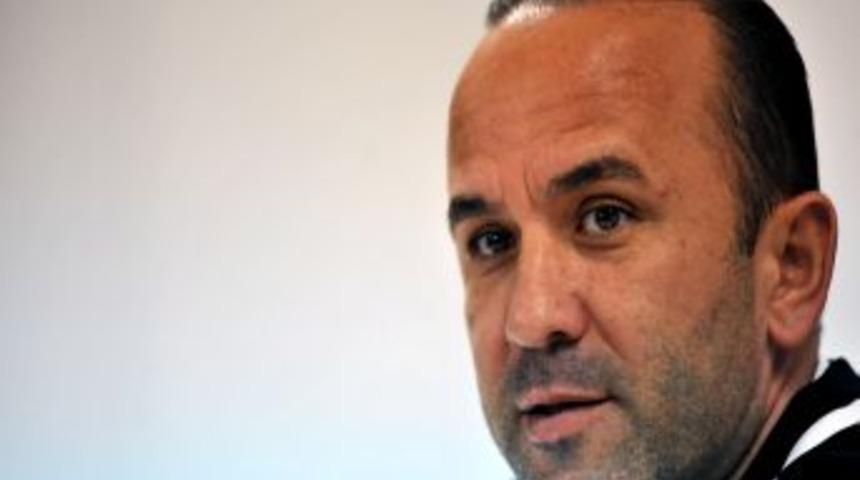 Antalya'da, 2 Oyuncuyla Yollarını Ayırdı, Transfer &Ccedil;alışmaları Başlıyor