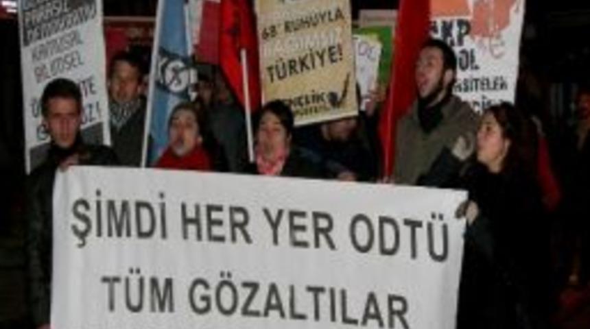 Odt&uuml;&rsquo;de Yaşananları Protesto Ettiler